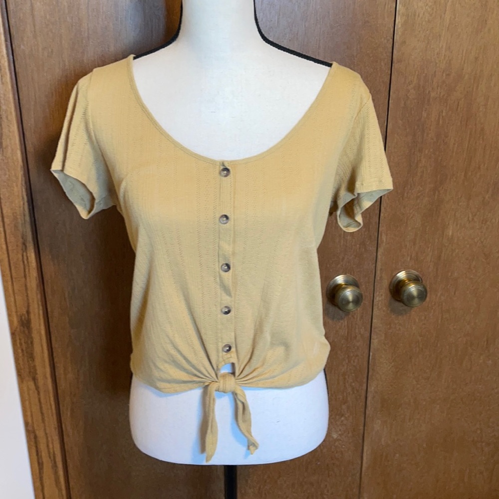American Eagle Outfitters Short Sleeve Tie-Front Top in Mustard